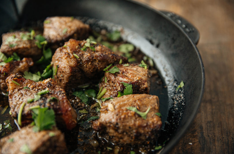 GARLIC BUTTER STEAK BITES