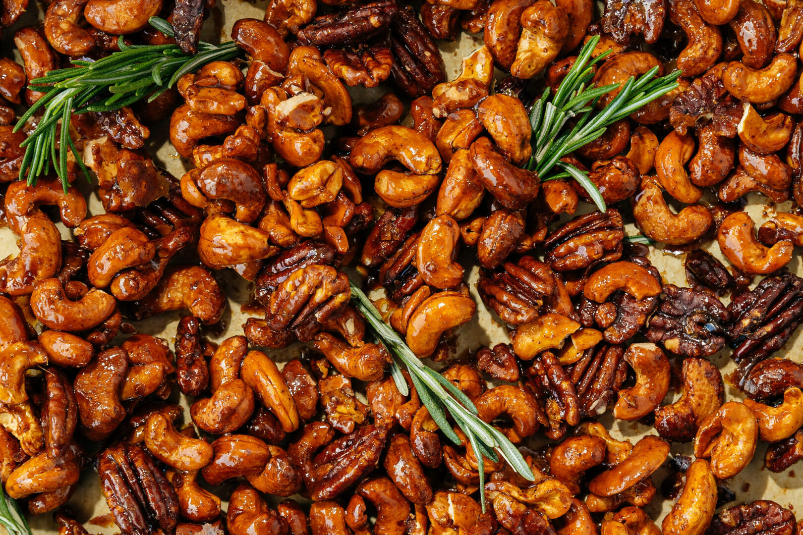 ROSEMARY & CHIPOTLE ROASTED NUTS