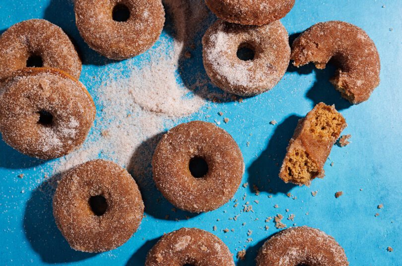 BAKED APPLE CIDER DONUTS