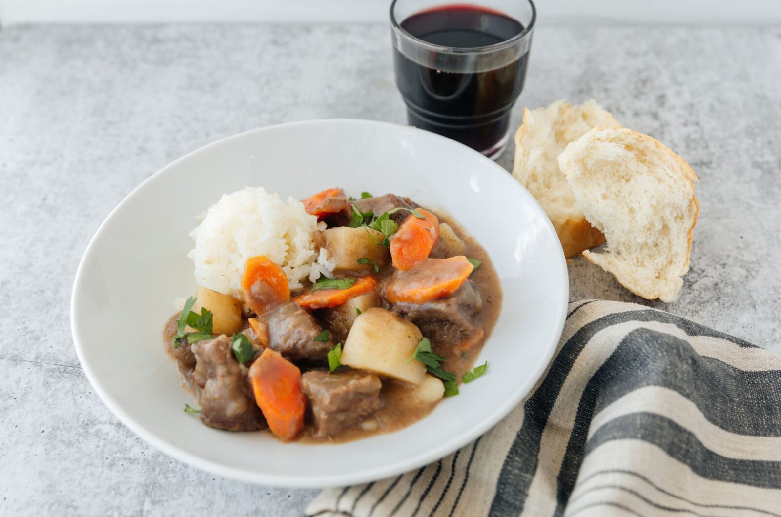 BEEF STEW WITH CARROTS & POTATOES