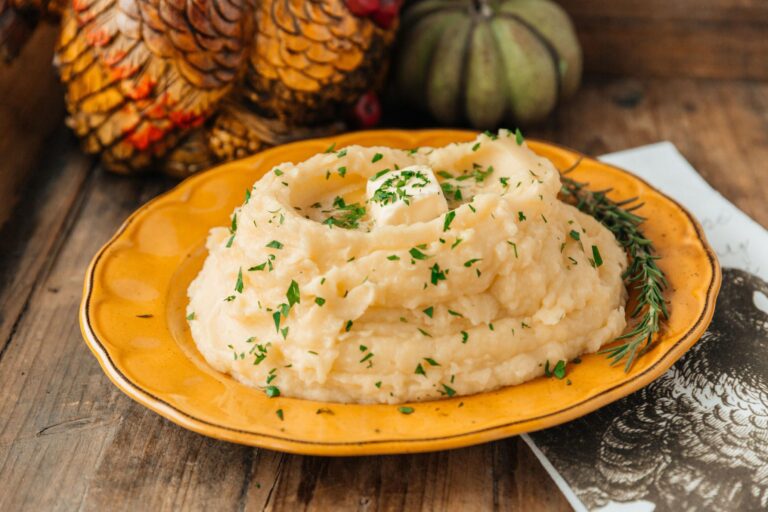 RoastedGarlicMashedPotatoes-9-e1666567547899