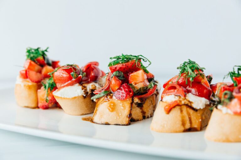 StrawberryBruschetta-8-WEB-e1666129213168