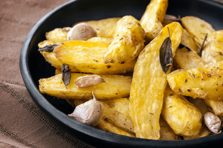 roasted-fingerling-potatoes-with-ramp-salt-WEB