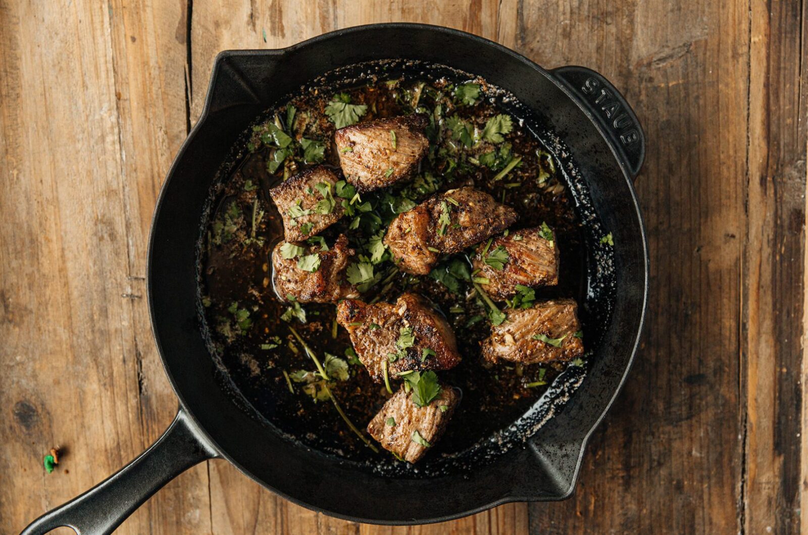 GARLIC BUTTER STEAK BITES