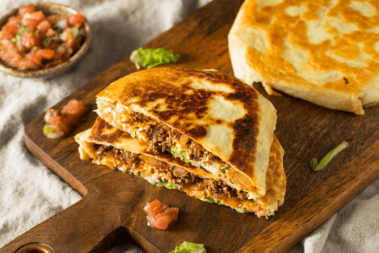 crunchwrap-quesadilla-WEB-810x540