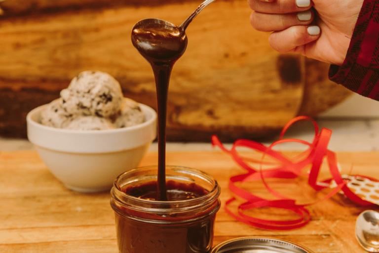 salted-chocolate-sauce-plated-WEB