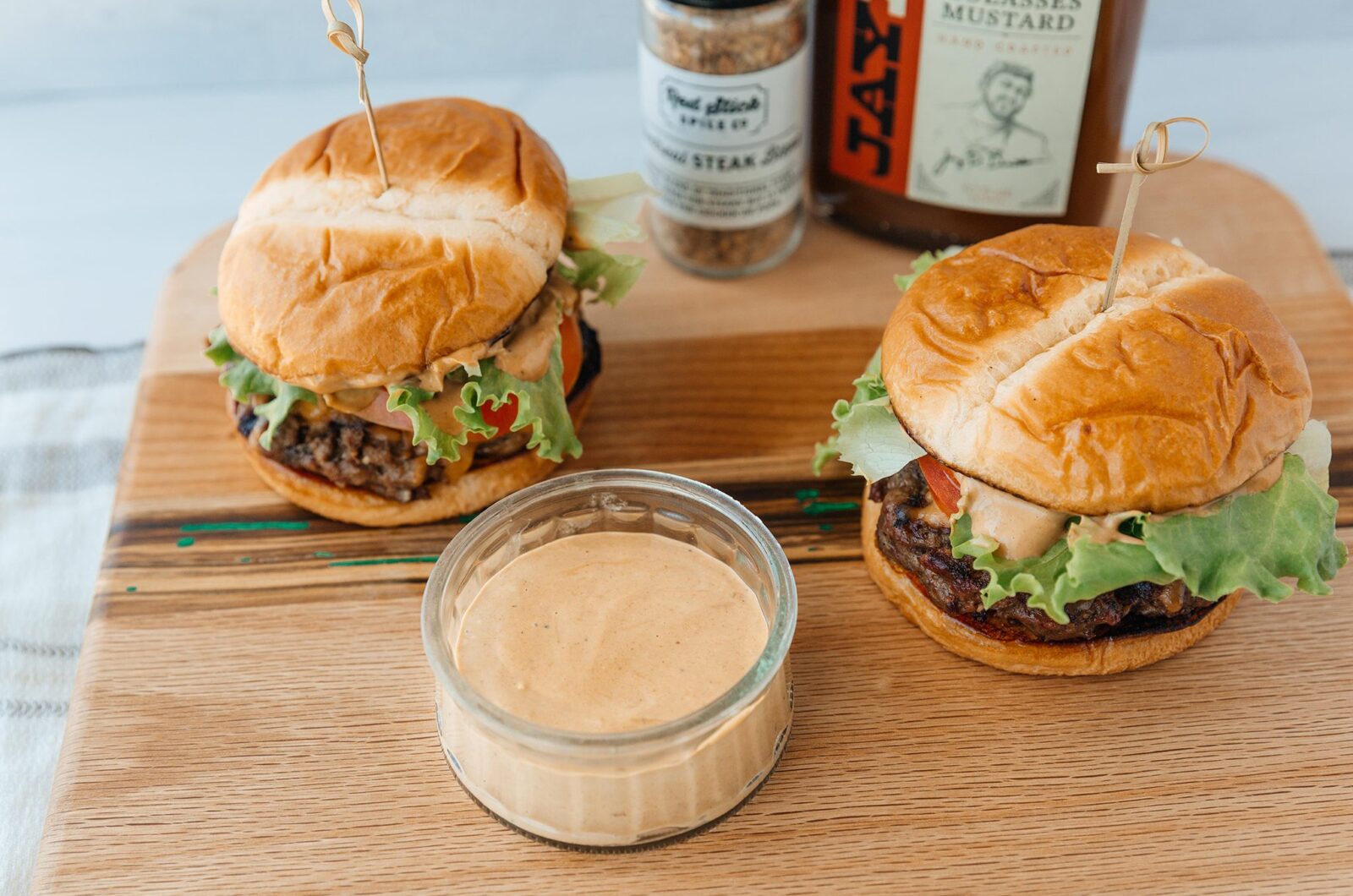 Molasses mustard steakhouse burger sauce