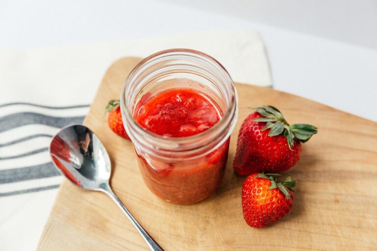 strawberrysauce-2-web-e1666492347605