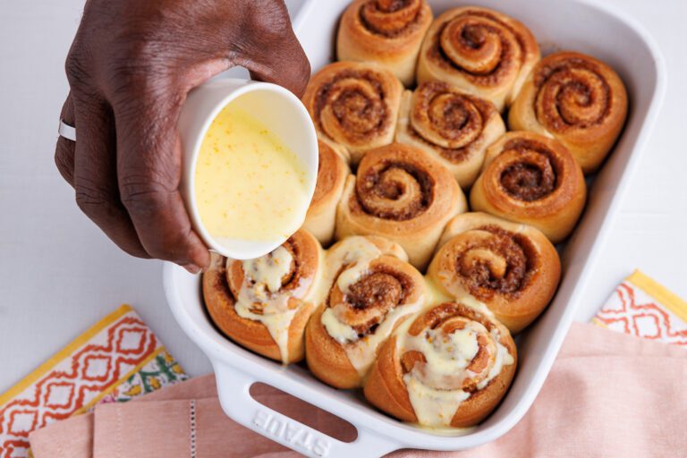 RSS-CinnamonRollsOrangeGlaze-April2025_0086-RS